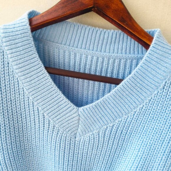 Light Blue Knit V Neck Sweater Womens Size M Cozy Pullover - Picture 2 of 5